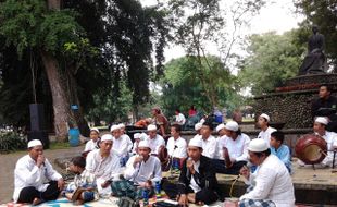  Musik Hadrah Ramaikan Taman Balekambang