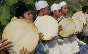 Ribuan Warga Sukoharjo Bersalawat