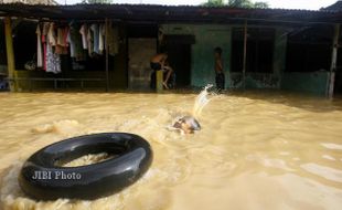   BANJIR DI KELURAHAN SEWU