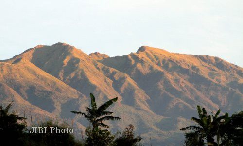 11 Pendaki Tertahan Tiga Hari di Merbabu