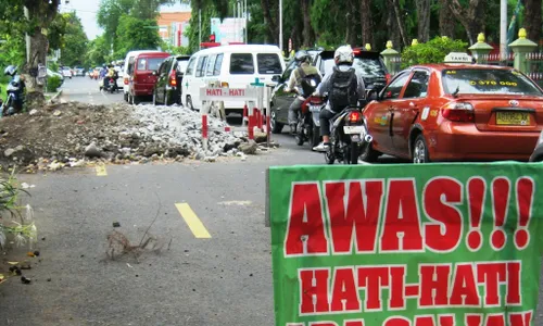 SEPUTAR JOGJA : Perbaikan Jalan Rusak di Jogja Terkendala Dana