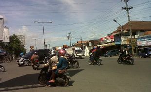  Bangjo Mati, Lalin Simpang Empat Bendogantungan Kacau