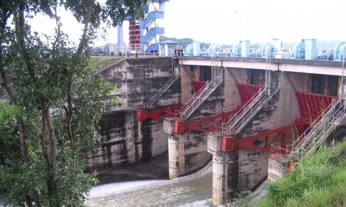 BANJIR DI SOLORAYA Tak Terkait Elevasi Air Waduk Gajah Mungkur