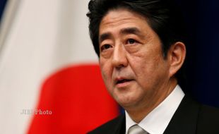 KUNJUNGAN PM JEPANG: Warga Negara Disandera, PM Shinzo Abe Persingkat Lawatan