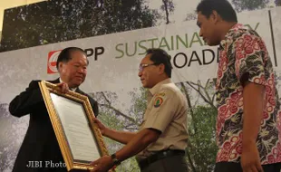 PENGHENTIAN PEMBUKAAN HUTAN ALAM