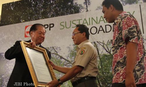 PENGHENTIAN PEMBUKAAN HUTAN ALAM