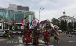 RED BATIK