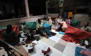 PEMBUATAN BATIK TULIS