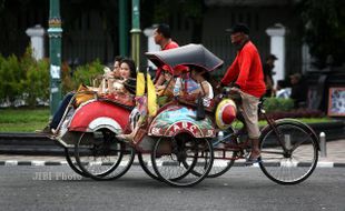 TRANSPORTASI TRADISIONAL : Sabuk Pengaman untuk Penumpang