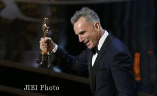 PIALA OSCAR 2013: Daniel Day-Lewis Pecahkan Rekor