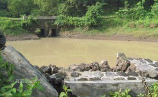 BANJIR KLATEN : Jadi Langganan Banjir, Pemdes Mlese Klaten Minta Embung