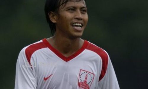 PERSIS SOLO: Agung Setyabudi Enggan Menyeberang