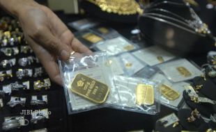 HARGA EMAS : Harga Emas Antam Naik Rp1.000/Gram, Buyback Tetap