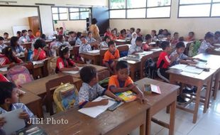 44.609 SD & 36.434 SMP Berlakukan Kurikulum Pendidikan 2013