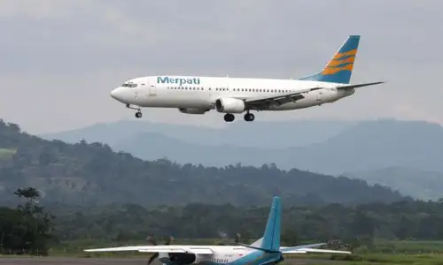 MERPATI BERHENTI BEROPERASI : Meski Dililit Utang, On Time Performance Merpati Ungguli Air Asia