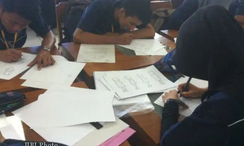 29 Siswa SMKN 9 Solo Ujian Kompetensi Animasi