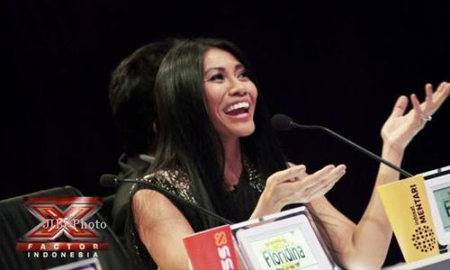 X FACTOR INDONESIA: Biar Lebih Fresh, Anggun Bawa ‘Brondong’nya ke Salon