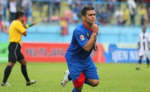 ISL 2013- AREMA Vs SRIWIJAYA FC: Benamkan Sriwijaya 4-1, Arema Tempel Mitra