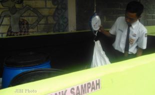 PENGELOLAAN SAMPAH SOLO : 32 Bank Sampah Tidak Aktif