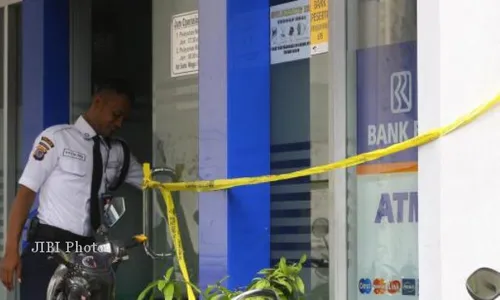 PEMBOBOLAN MESIN ATM : Komplotan Pembobol 15 Mesin ATM Keok Diringkus Polisi Semarang 