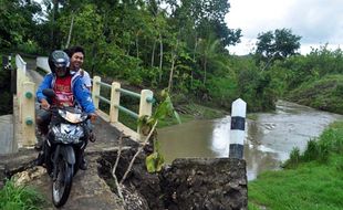 Tidak Ada Jembatan, Sungai Tinalah Makan Korban Jiwa