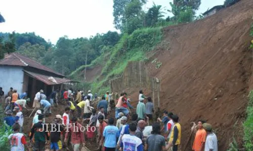 LONGSOR LERENG LAWU: Tanah Longsor Landa 3 Kecamatan di Karanganyar