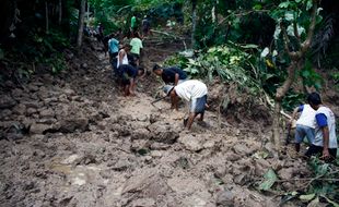 Tanah Longsor di Bantul Tutup Jalan Dusun Sepanjang 7 Meter