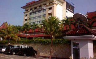 HUT THE SUNAN HOTEL : The Sunan Hotel Solo Tak Buru Bintang 5