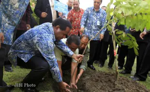 UNS Jadi Salah Satu Model Program Green Campus