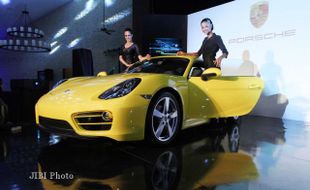 PELUNCURAN PORSCHE CAYMAN