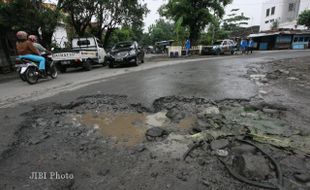 HINDARI LUBANG