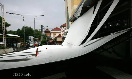 HUJAN ANGIN SOLO: Hujan Angin Reda, Genangan Muncul Disejumlah Tempat