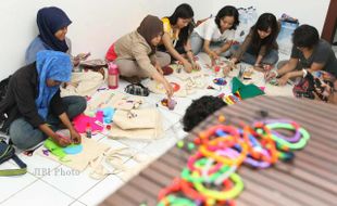 WORKSHOP PEMANFAATAN BARANG BEKAS