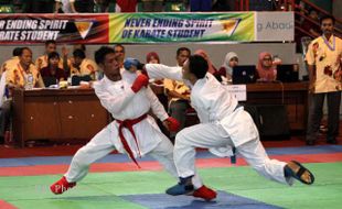 KEJUARAAN KARATE : Sebelas Maret Cup Undang Karateka se-Asia Tenggara