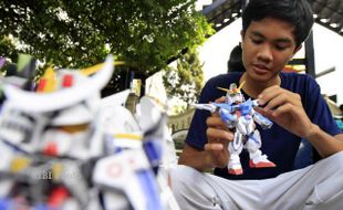 MERANGKAI ROBOT KERTAS