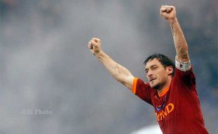 JELANG DERBY DELLA CAPITALE : Totti Pilih Angka Penuh Dibanding Balas Dendam