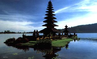 PARIWISATA INDONESIA : Selamat, Bali Jadi Pulau Terbaik