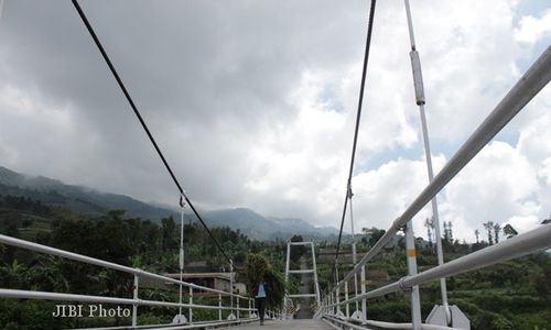  JEMBATAN KAJOR: Mobil Melintas, BPBD Sebut Masih Ada Batas Toleransi