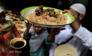  BAGIKAN NASI KEBULI