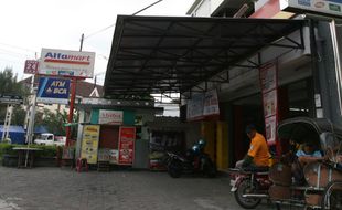 Atribut Minimarket 24 Jam Mulai Diturunkan