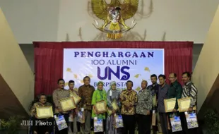 100 Alumni Terbaik UNS Raih Penghargaan