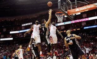 NBA: Jump Shot Telat Harden Menangkan Houston atas Spurs 96-95