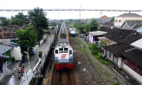 KECELAKAAN KARANGANYAR : Jalan Pagi, Kakek 70 Tahun di Karanganyar Tewas Tersambar KA Malabar