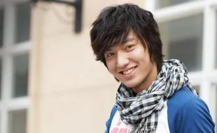 LEE MIN HO ke INDONESIA: Akui Doyan Nasi Goreng, Lee Min Ho Lahap 3 Porsi Langsung