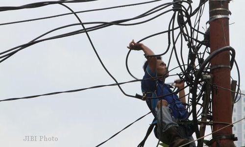 TARIF LISTRIK : Pemerintah Tetap Naikkan TTL 4,3% Mulai 1 April 2013