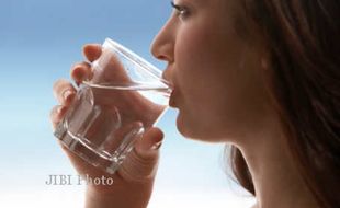   Berat Badan Turun dengan Minum 10 Gelas Air Sehari