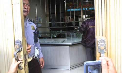 PERAMPOKAN SOLO: Polisi Telusuri Pelaku Jaringan Teroris