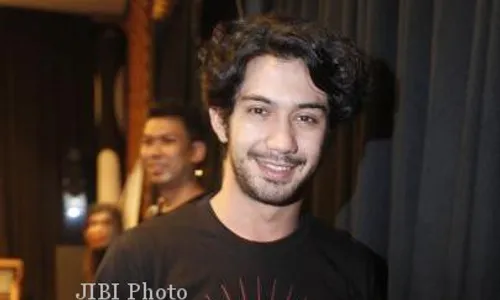 FILM TERBARU : Reza Rahadian Sakit, Syuting Film "Rudy Habibie" Dihentikan Sementara