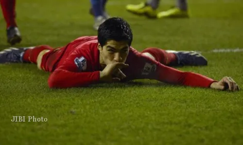 Liverpool Tak Berniat Jual Suarez