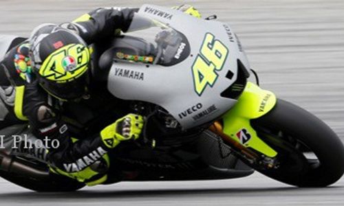 MOTO GP : Setelah 2 Tahun, Rossi Akhirnya Kalahkan Pedrosa dan Lorenzo